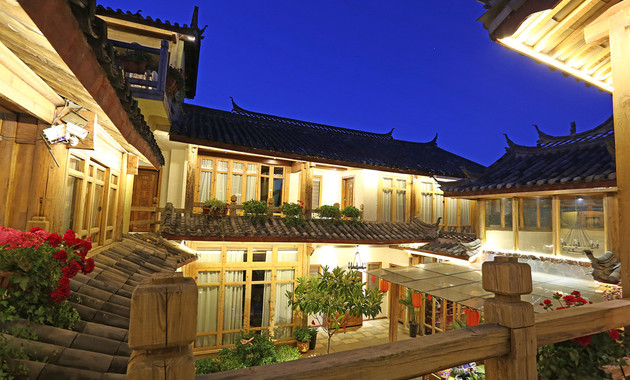 拂晓长空私享庭院